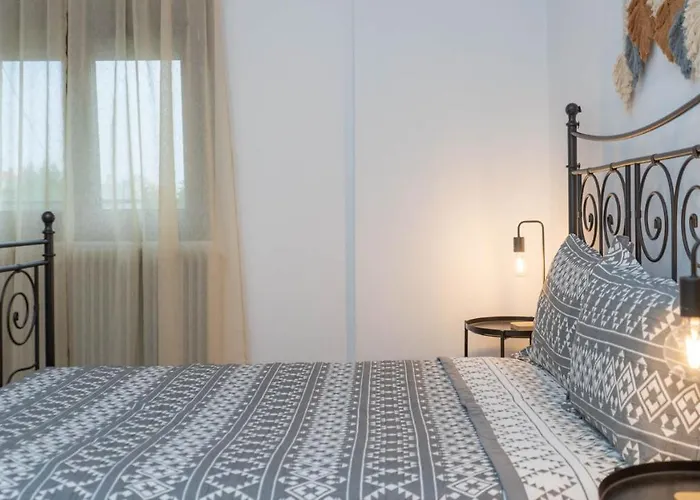 Postmans Under Meteora